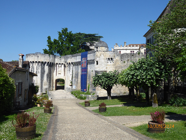 BOURDEILLES Dordogne BOURDEILLES Dordogne