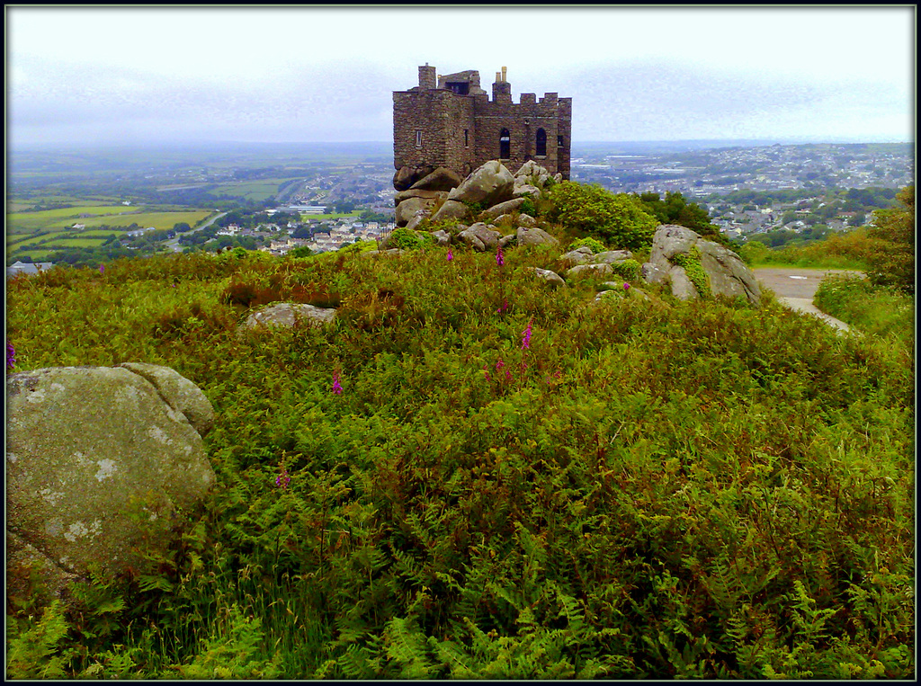 Carn Brae Castle