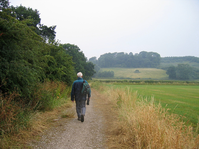 Footpath to Battlestead Hill