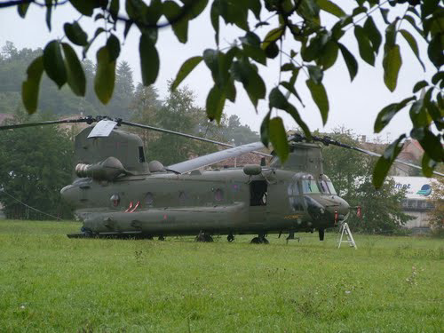 Hélicoptére Chinook de la RAF en Dordogne