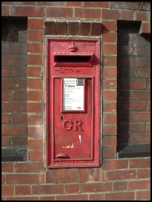 Cowley Road wall box