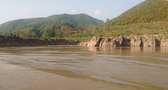 Rivage rocailleux / bờ đá / Rocky shoreline