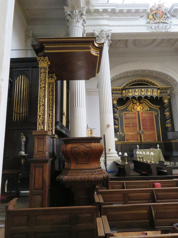 st mary woolnoth, london  (1) c18 hawksmoor church 1716-27, the pulpit cut down too low and the reredos raised up too high in the c19