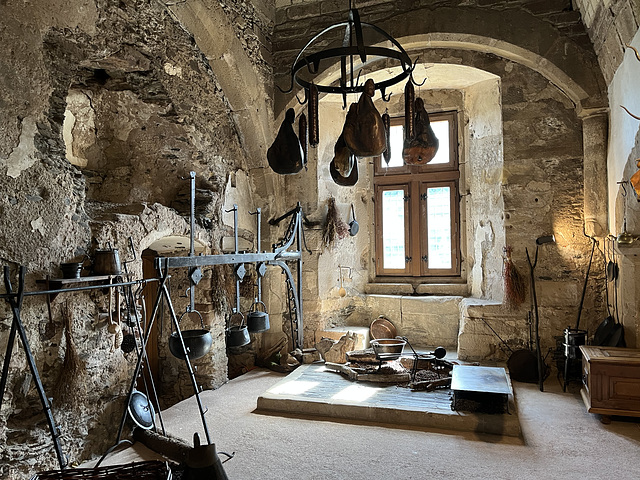 LU - Vianden - Küche in der Burg Vianden
